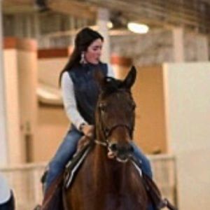 Meet your Posher, Monique